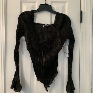 NWT Kaelyn-Max Black with sequins crinkle blouse A012